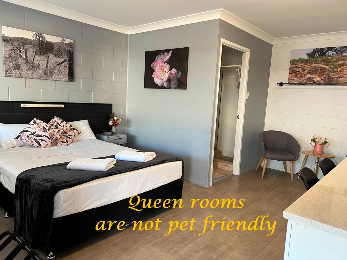 تاونسفيل Spanish Lace Motor Inn المظهر الخارجي الصورة