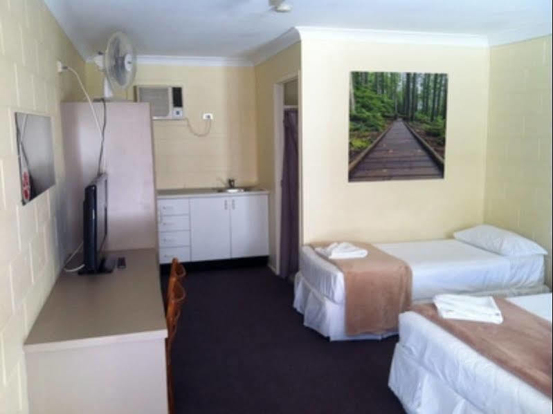 تاونسفيل Spanish Lace Motor Inn المظهر الخارجي الصورة