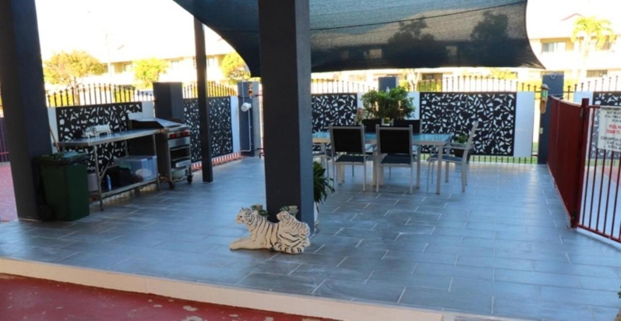 تاونسفيل Spanish Lace Motor Inn المظهر الخارجي الصورة